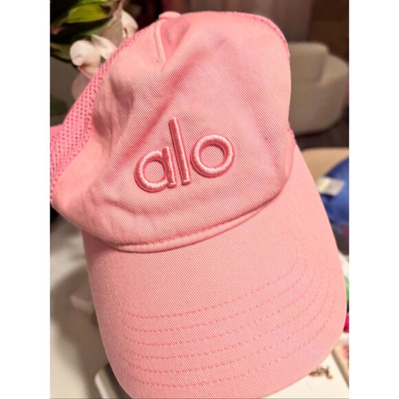 Gorgezze alo trucker Hat - Picture 1 of 4